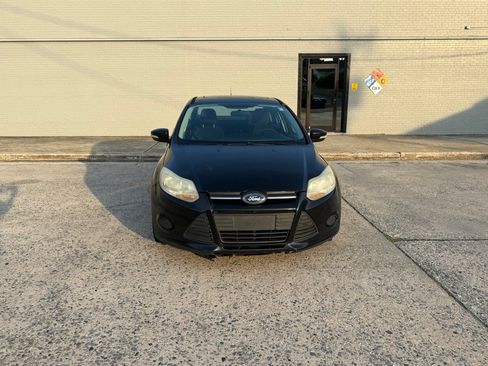 Used 2014 Ford Focus SE FWD image 2