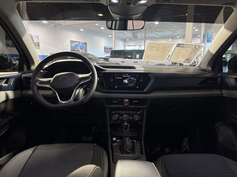 Used 2024 Volkswagen Taos SE image 29