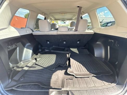 Used 2016 Subaru Forester 2.5i Premium w/ All-Weather Package AWD/4WD image 10