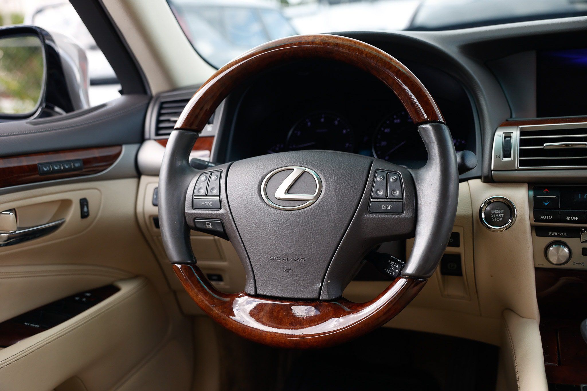 Used 2016 Lexus LS 460 w/ Comfort Package RWD image 35