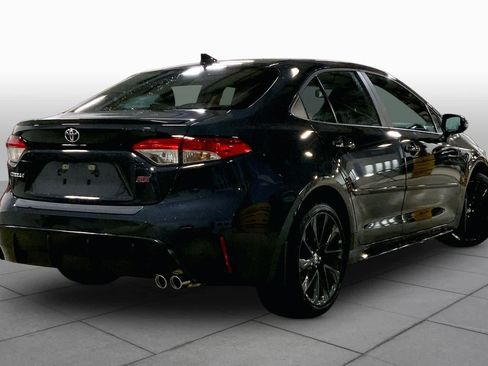 Used 2025 Toyota Corolla SE w/ Convenience Package FWD image 13