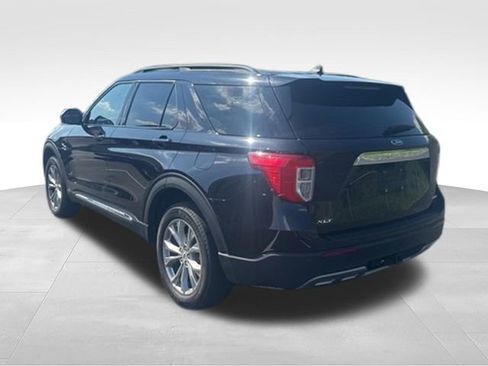 Used 2023 Ford Explorer XLT w/ Equipment Group 202A AWD/4WD image 3
