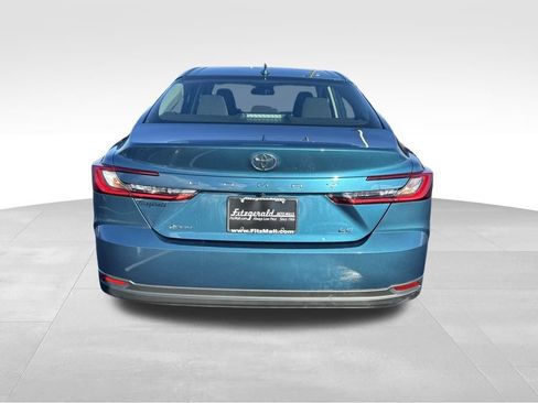 Used 2025 Toyota Camry LE image 6