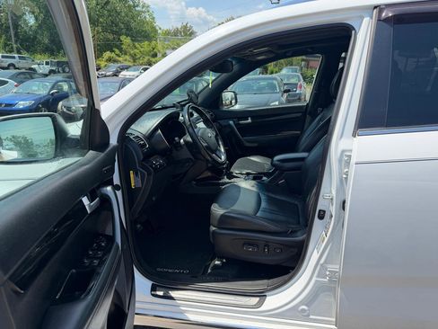 Used 2014 Kia Sorento SX FWD image 13