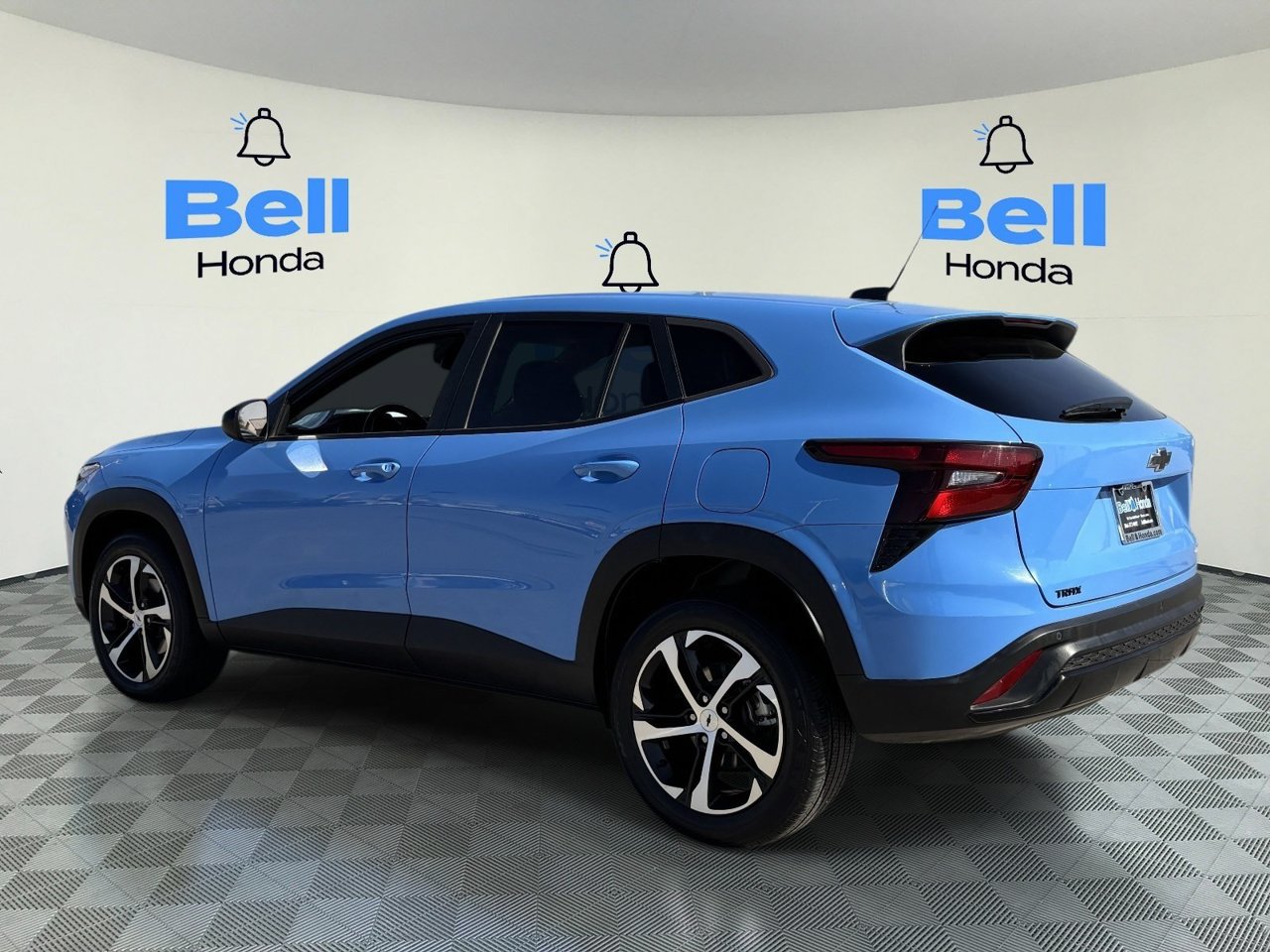 Used 2024 Chevrolet Trax RS FWD image 3
