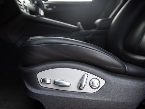 Certified 2020 Porsche Macan S AWD/4WD image 22