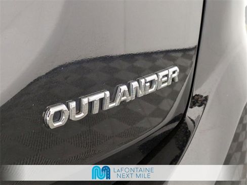 Used 2019 Mitsubishi Outlander ES image 10