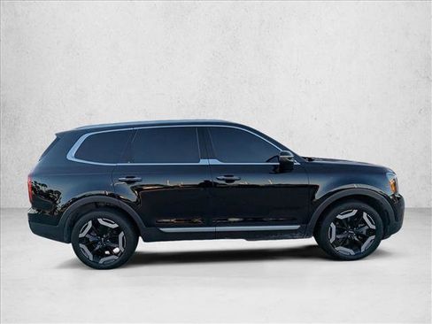 Used 2023 Kia Telluride S image 4