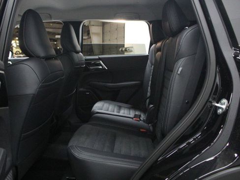 New 2026 Mitsubishi Outlander SE FWD image 24