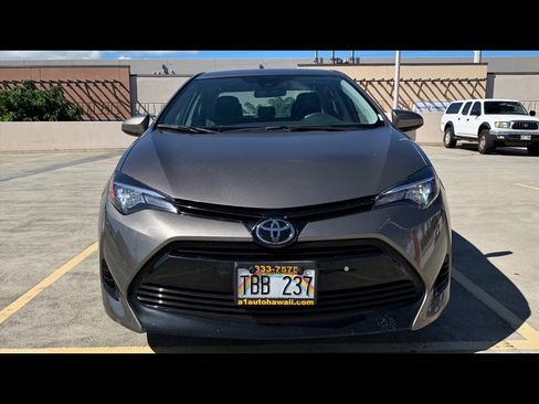 Used 2017 Toyota Corolla LE image 2