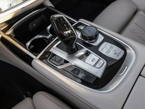 Used 2019 BMW ALPINA B7 xDrive w/ Luxury Rear Seating Package image 25