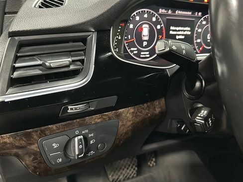 Used 2018 Audi Q7 3.0T Premium Plus w/ Premium Plus Package image 35