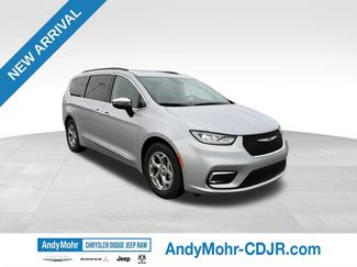 Used 2023 Chrysler Pacifica Limited FWD 360° Tour