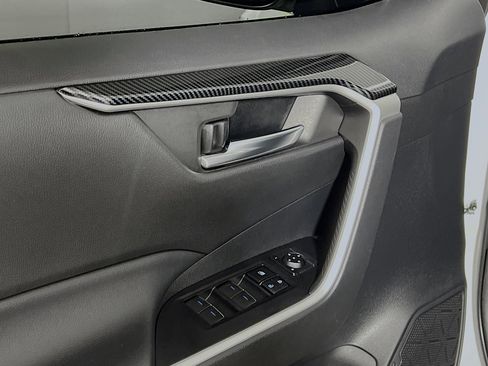 Used 2022 Toyota RAV4 XLE image 17