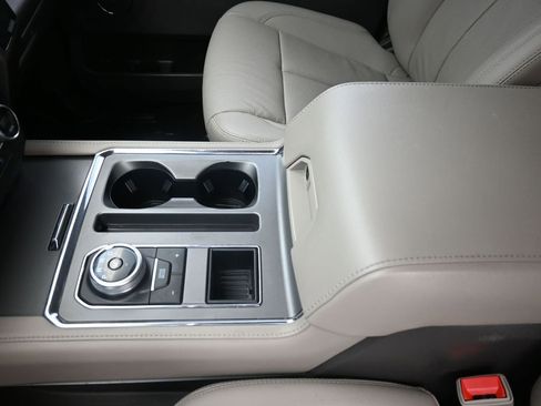 Used 2020 Ford Expedition XLT w/ Equipment Group 202A image 20