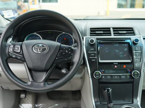 Used 2016 Toyota Camry LE FWD image 18