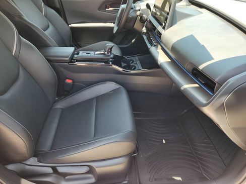 Used 2025 Toyota Prius Limited w/ Limited Premium Package FWD image 16