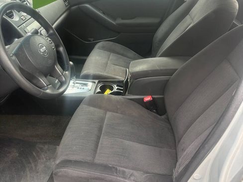 Used 2010 Nissan Altima 2.5 S FWD image 10