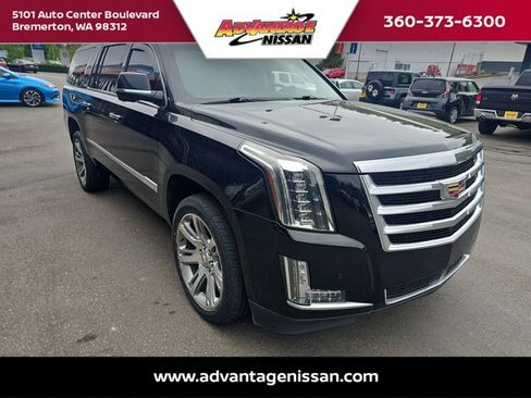 Used 2017 Cadillac Escalade ESV Premium Luxury AWD/4WD image 7