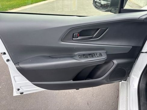 Used 2024 Toyota Prius LE image 10