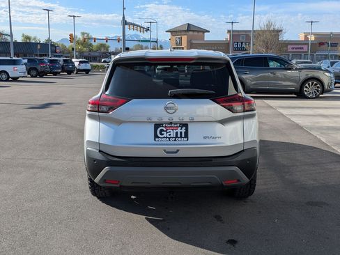 Used 2022 Nissan Rogue SV image 7