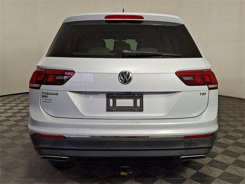 Used 2018 Volkswagen Tiguan SEL image 8