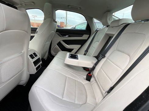 Used 2021 Jaguar XF R-Dynamic SE image 32