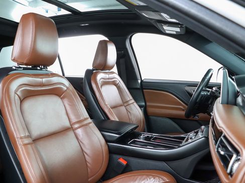Used 2023 Lincoln Aviator Reserve w/ Jet Package RWD image 30