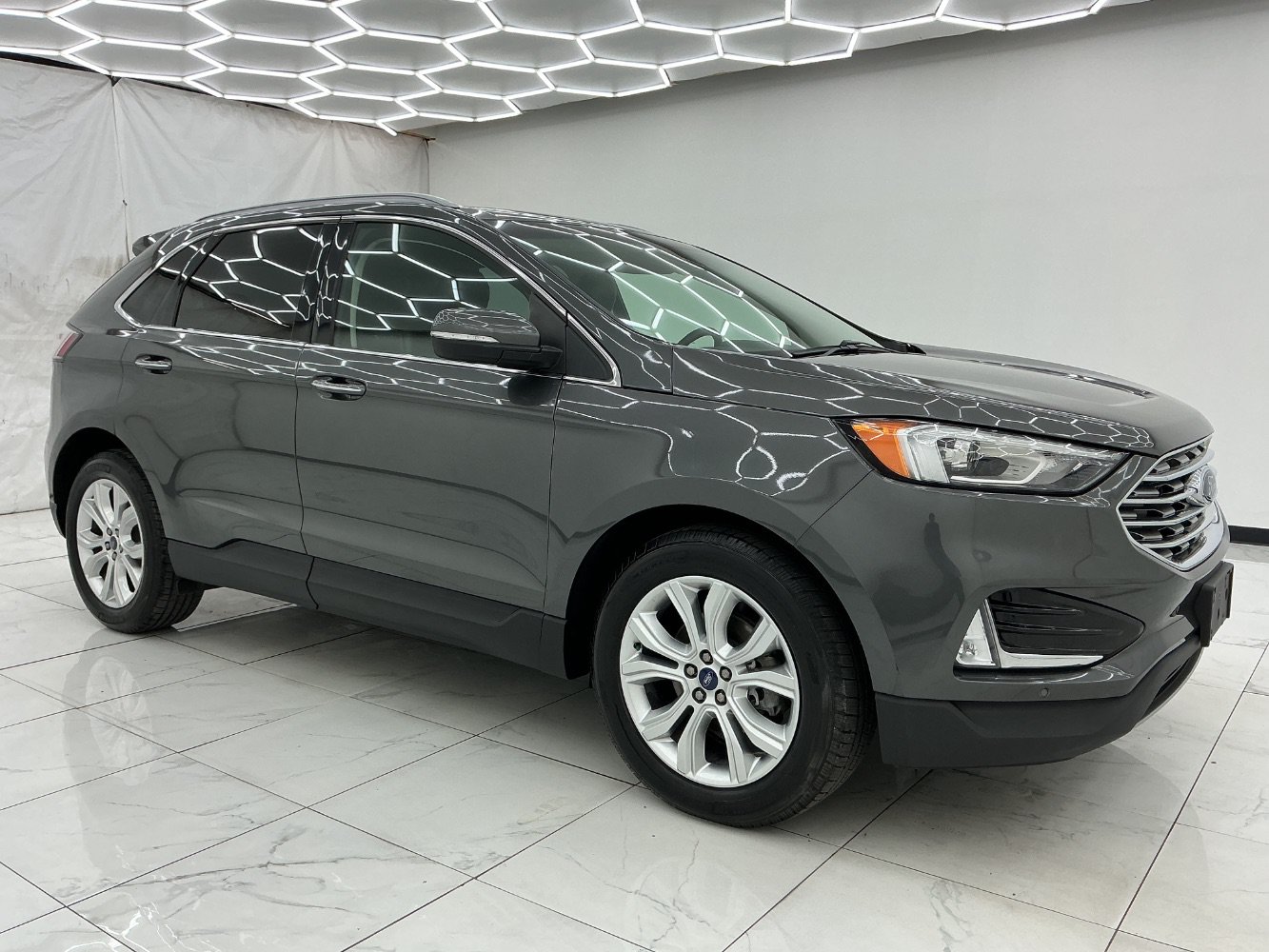 Used 2020 Ford Edge Titanium FWD image 7