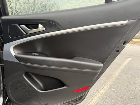 Used 2023 Genesis G70 2.0T RWD image 29