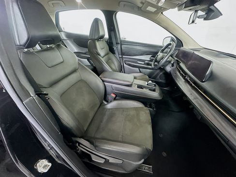 Used 2023 Nissan Ariya FWD image 31