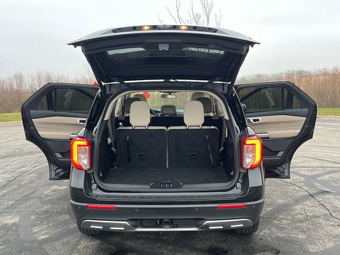 Used 2023 Ford Explorer XLT w/ Equipment Group 202A image 38