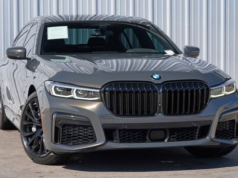 Used 2022 BMW 750i xDrive w/ M Sport Package image 4