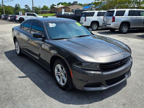 Used 2023 Dodge Charger SXT RWD image 3
