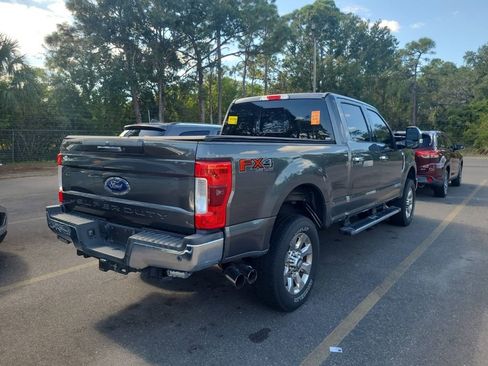 Used 2018 Ford F250 Lariat w/ Chrome Package image 6