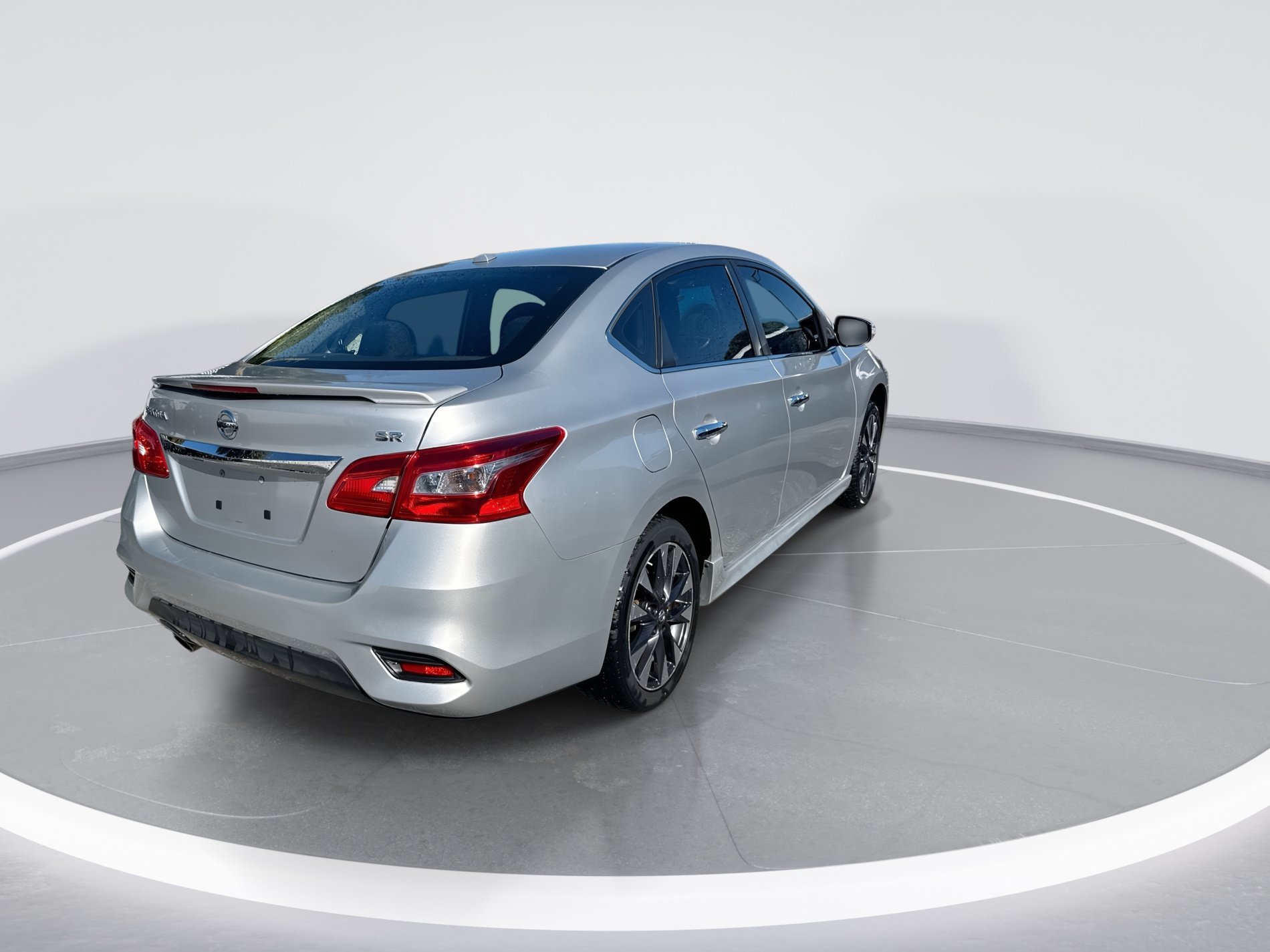 Used 2016 Nissan Sentra SR FWD image 4