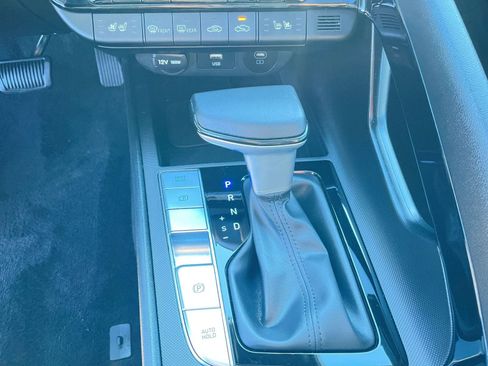 Used 2025 Hyundai Elantra Limited image 42