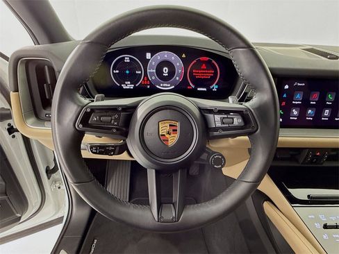 Certified 2025 Porsche Cayenne image 16