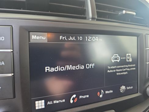 Certified 2025 Kia Soul LX w/ LX Technology Package FWD image 12