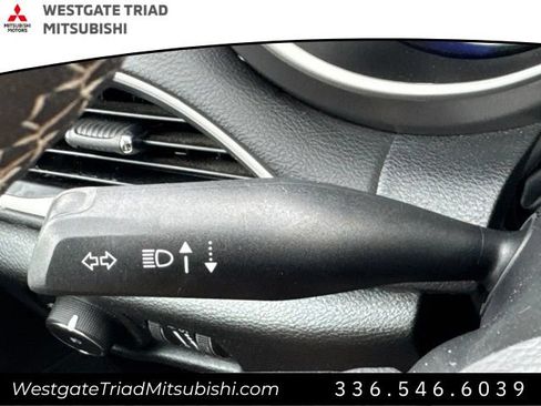 Used 2026 Chrysler Pacifica Select FWD image 12