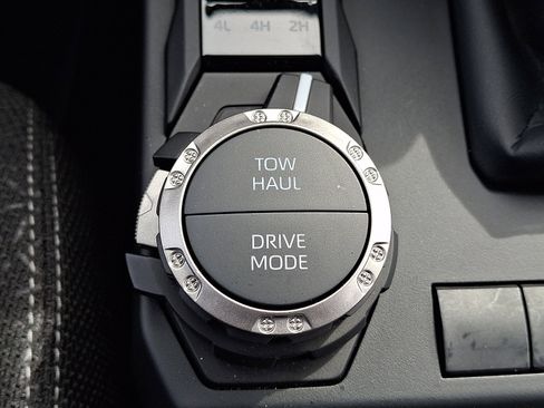 Used 2025 Toyota 4Runner SR5 image 25