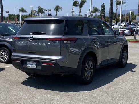 Used 2025 Nissan Pathfinder S w/ Cargo Package FWD image 4