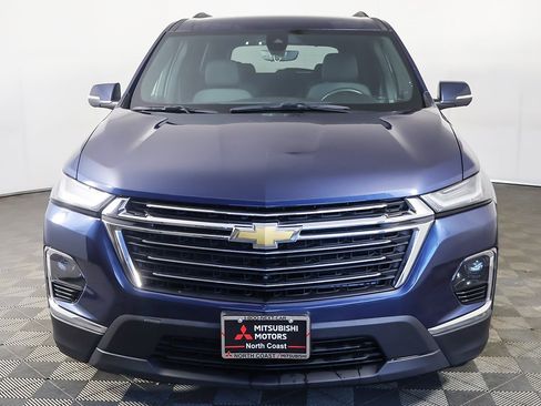 Used 2023 Chevrolet Traverse LT w/ Rear Camera Mirror Package image 12