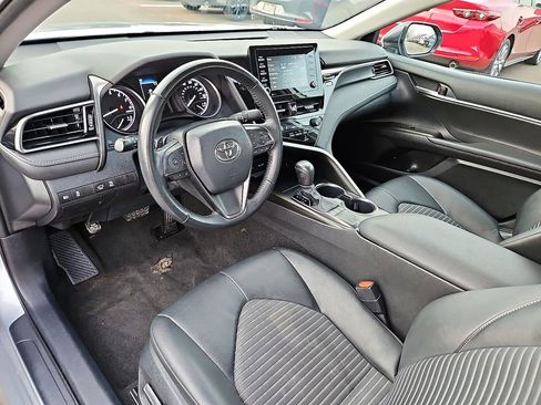 Used 2024 Toyota Camry SE w/ Convenience Package image 12