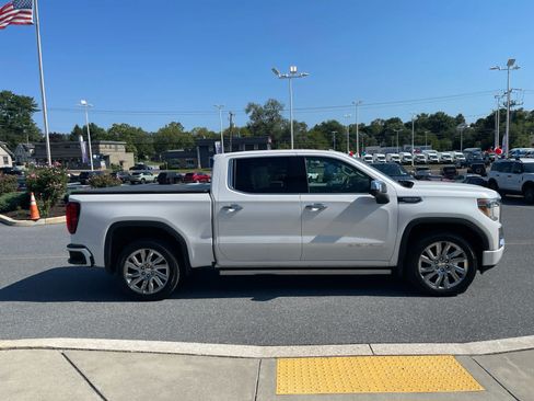 Used 2019 GMC Sierra 1500 Denali w/ Technology Package AWD/4WD image 6