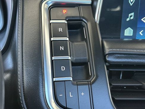Used 2022 Chevrolet Tahoe LT w/ Luxury Package AWD/4WD image 21