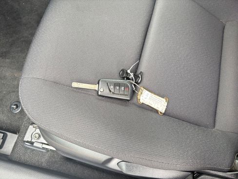 Used 2025 Toyota Corolla LE FWD image 21