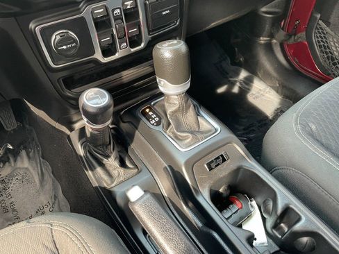 Used 2021 Jeep Wrangler Unlimited Sport image 17