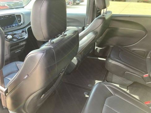 Used 2025 Chrysler Pacifica Select FWD image 22
