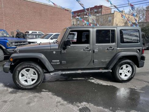 Used 2018 Jeep Wrangler Unlimited Sport S image 7
